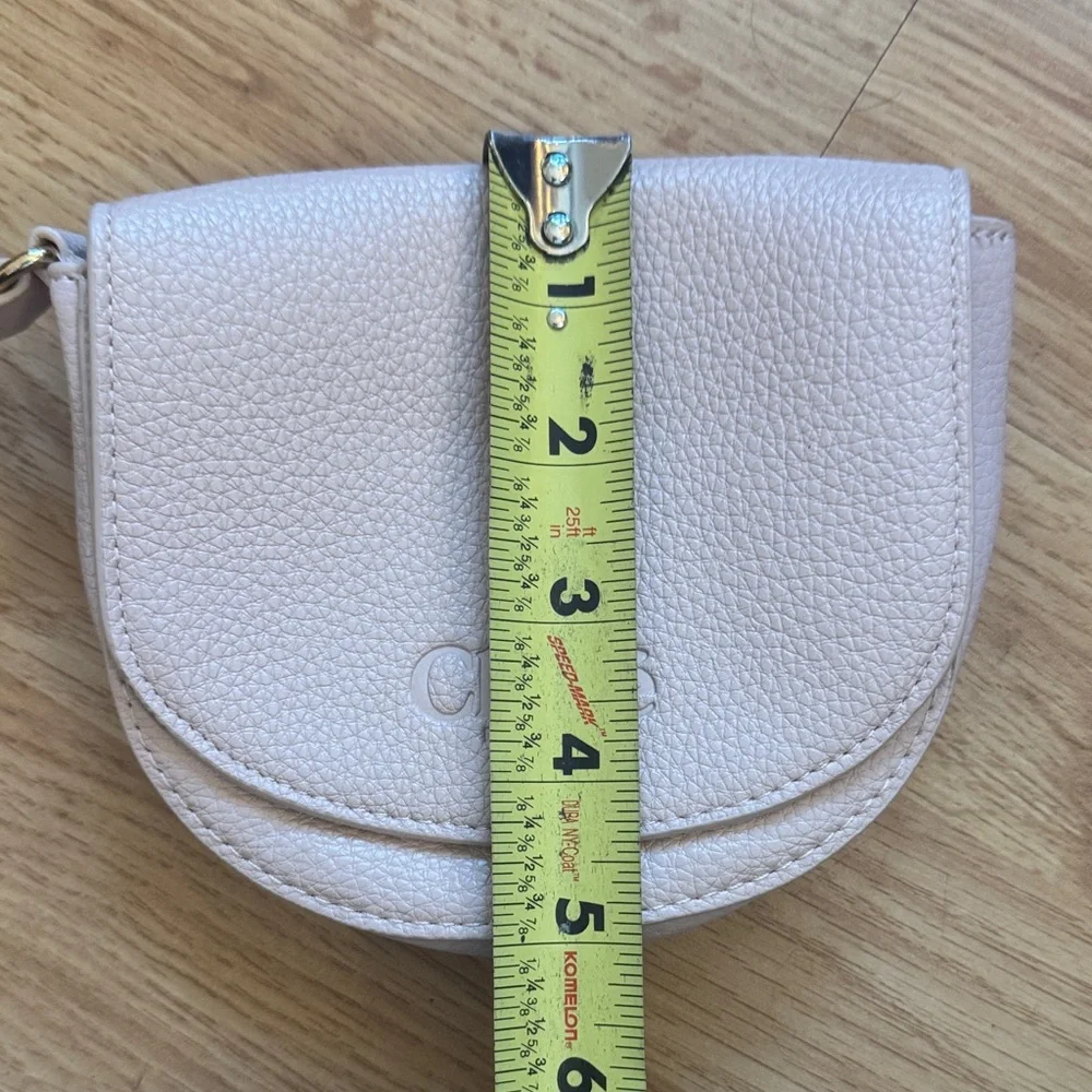 Chloe Beauty Wristlet ✨ - Picture 11 of 12